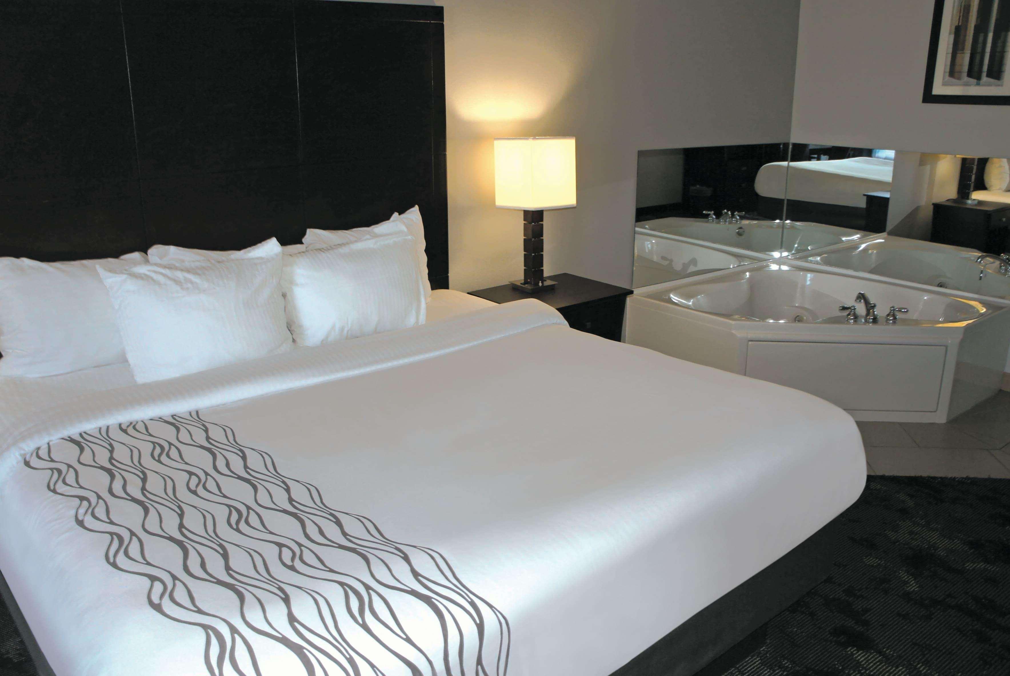Готель La Quinta By Wyndham Columbus - Edinburgh Екстер'єр фото