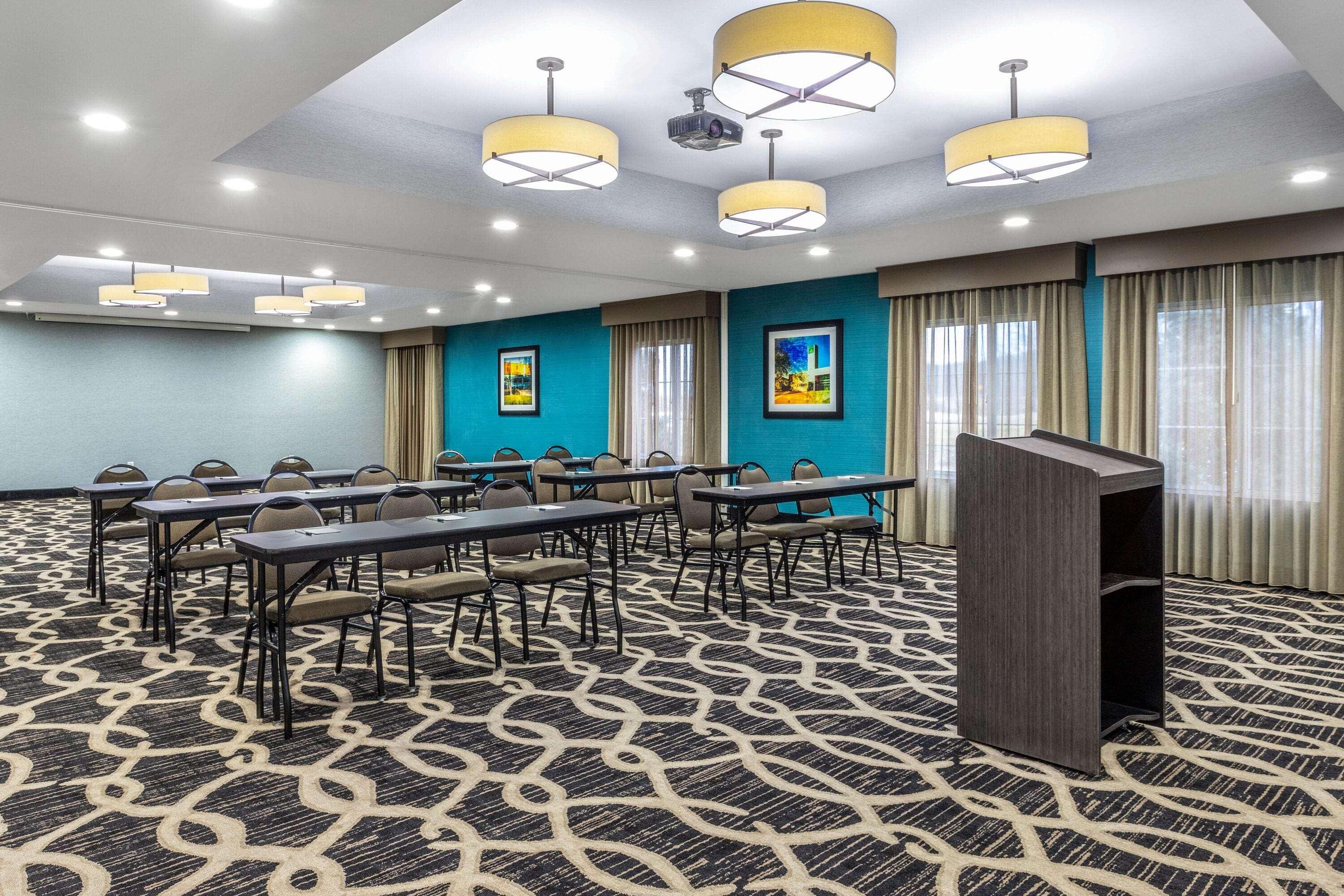 Готель La Quinta By Wyndham Columbus - Edinburgh Екстер'єр фото